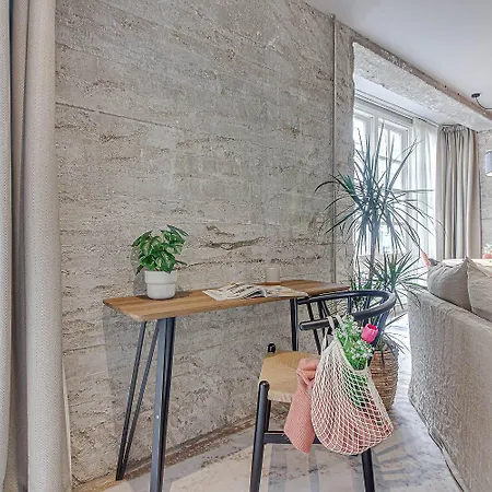 Metropolitan Boutique *