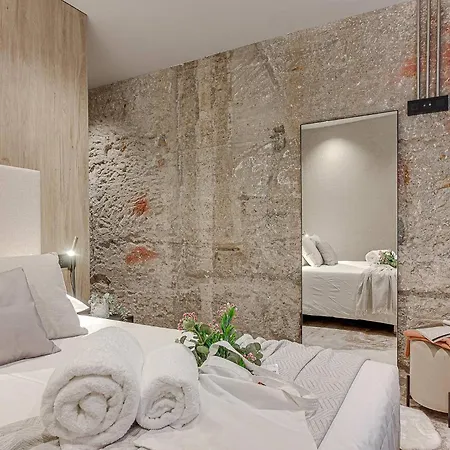 Metropolitan Boutique Apartment *
