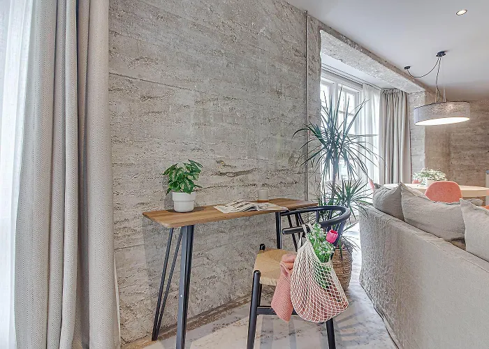 Metropolitan Boutique *